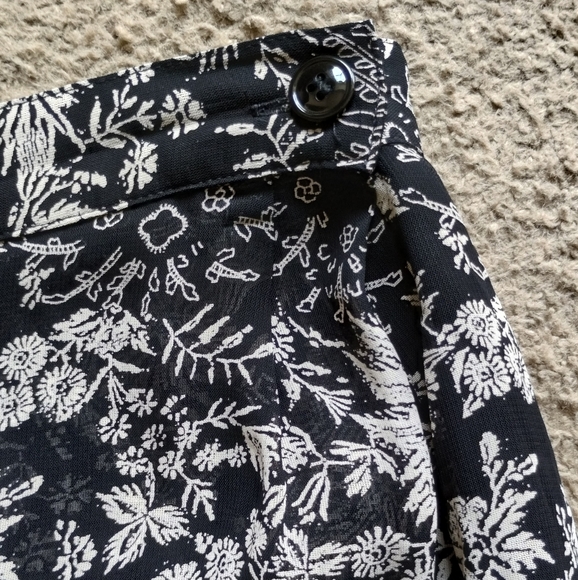 Kasper Vintage Women's 2-Piece Black and Cream Paisley Print Wrap Skirt And Top - Picture 6 of 10